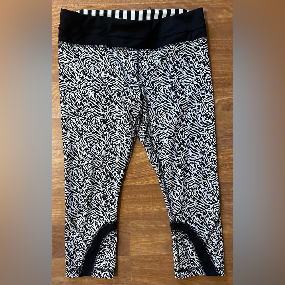 Lululemon Run Inspire Crop Sz 10 Mini‎ Brushed Animal Black/White Cropped